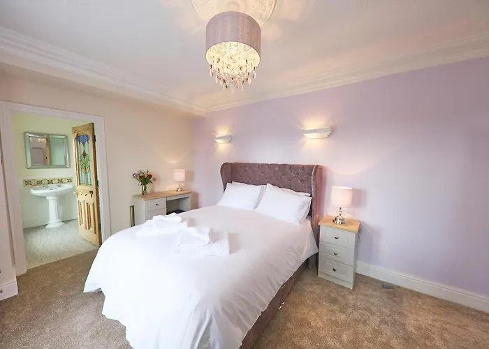 Llwyn Country House